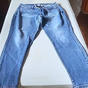 Soho curvy boyfriend